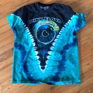 Pink Floyd shirt